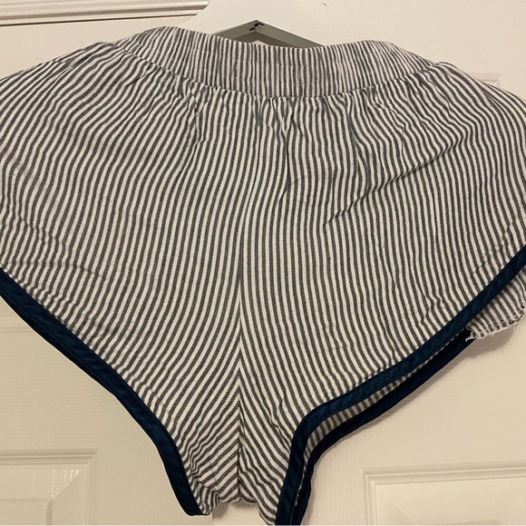 Abercrombie and Fitch XS stripped pajamas - Picture 4 of 4